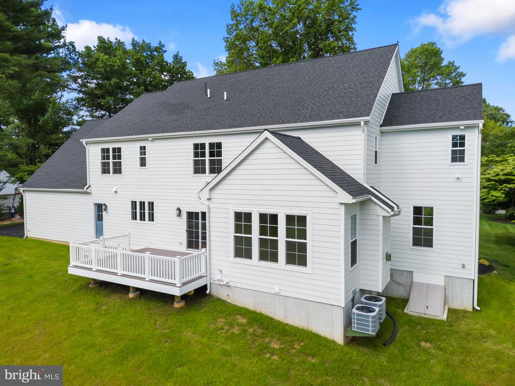 17 HICKORY LANE