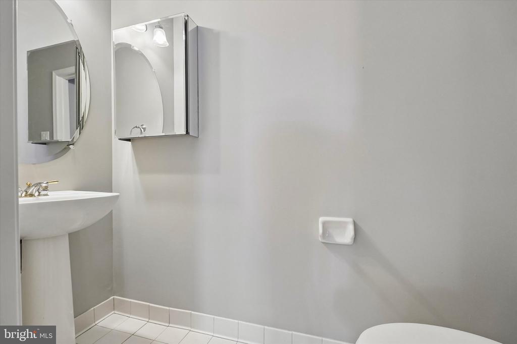 222 FLAGSTONE ROAD Unit: 7