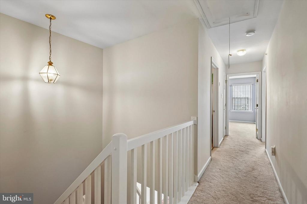 222 FLAGSTONE ROAD Unit: 7