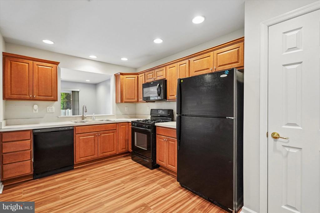 222 FLAGSTONE ROAD Unit: 7