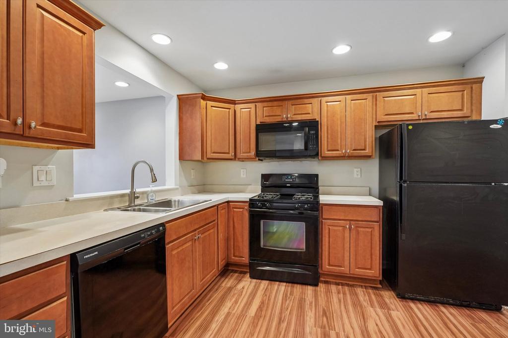 222 FLAGSTONE ROAD Unit: 7