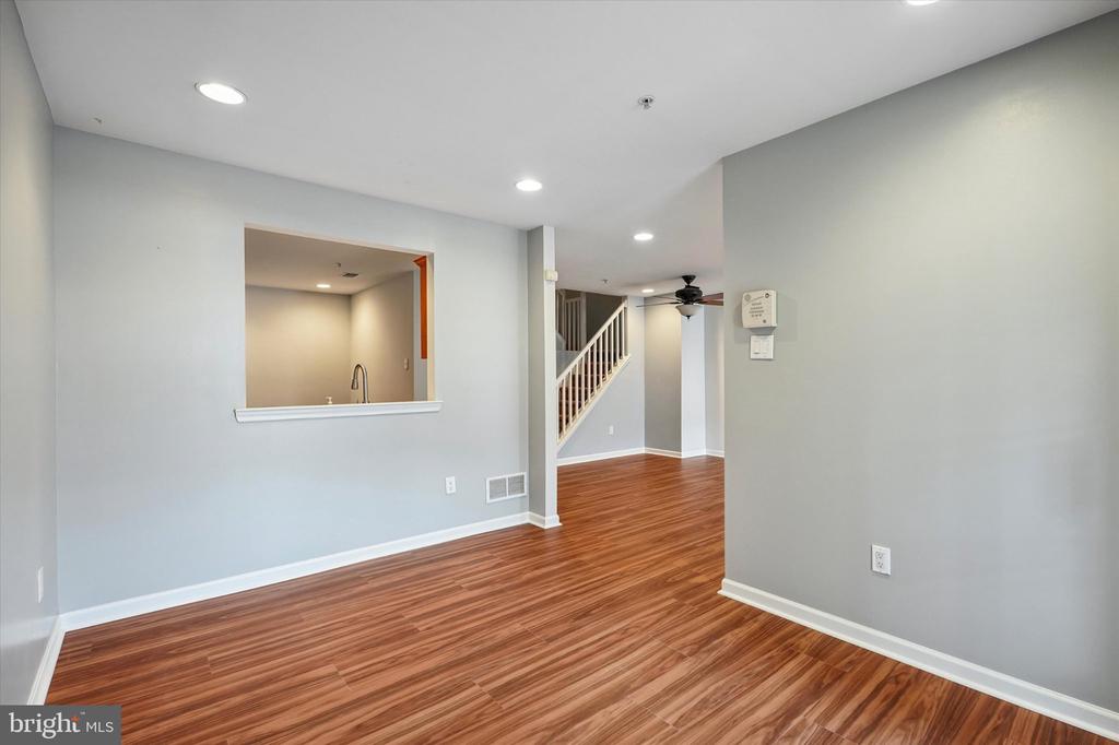 222 FLAGSTONE ROAD Unit: 7