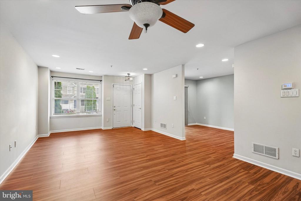 222 FLAGSTONE ROAD Unit: 7