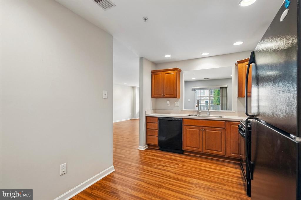 222 FLAGSTONE ROAD Unit: 7