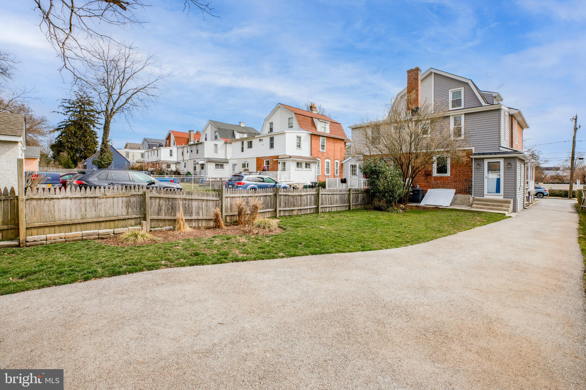 832 AUBREY AVENUE
