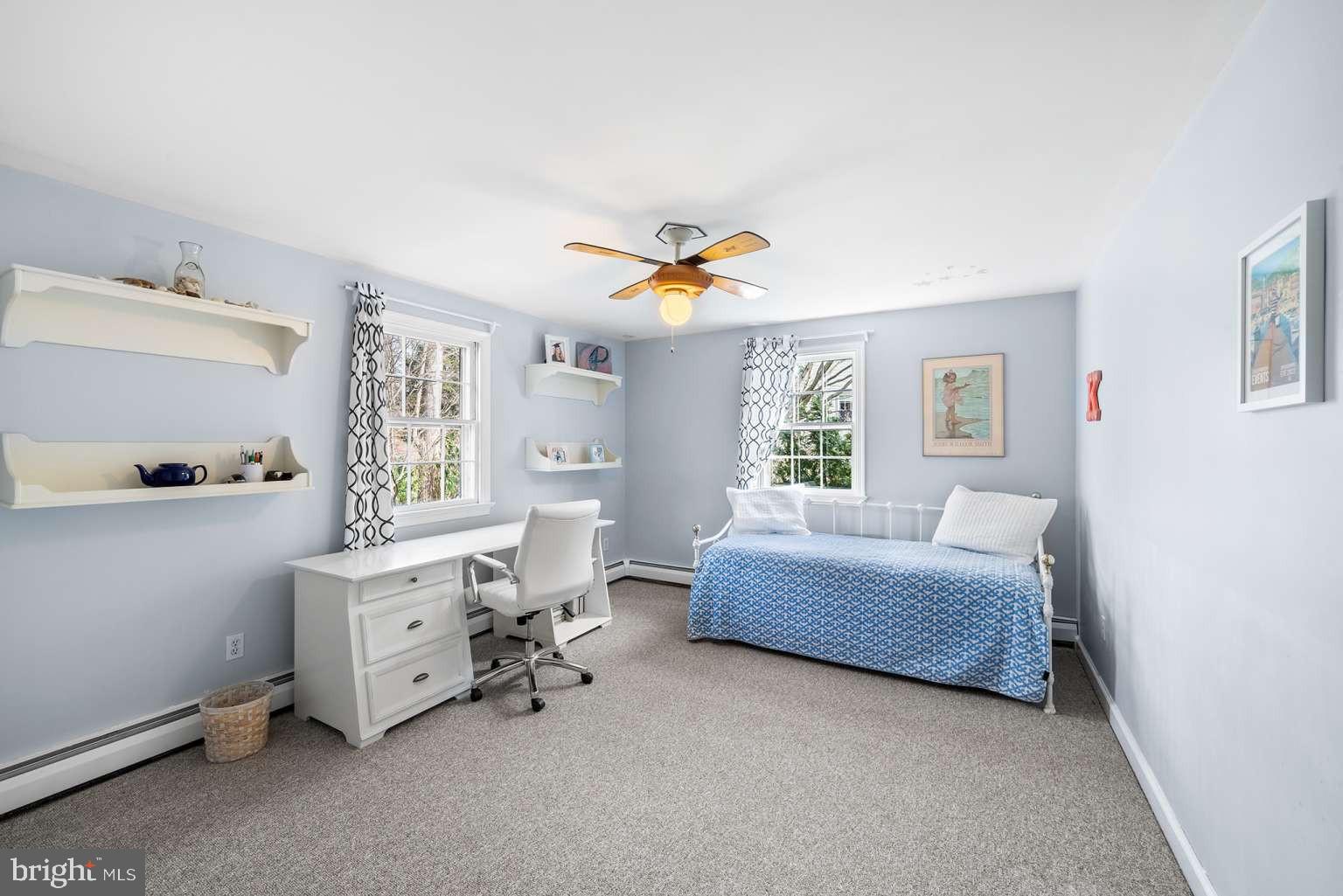 229 E BEECHTREE LANE