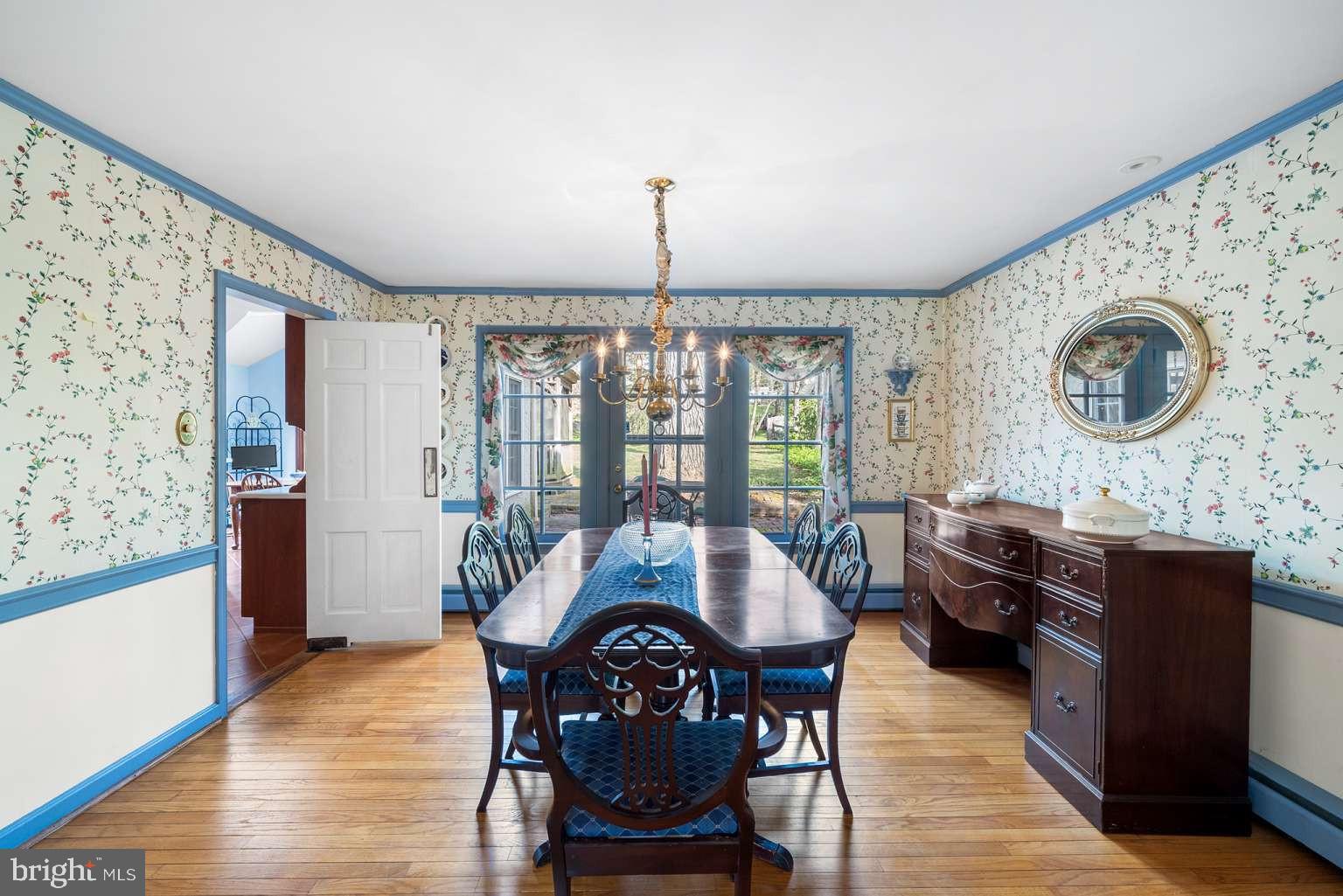 229 E BEECHTREE LANE