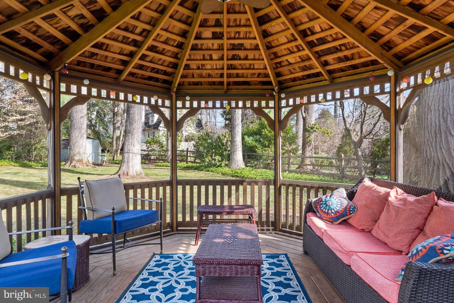 229 E BEECHTREE LANE