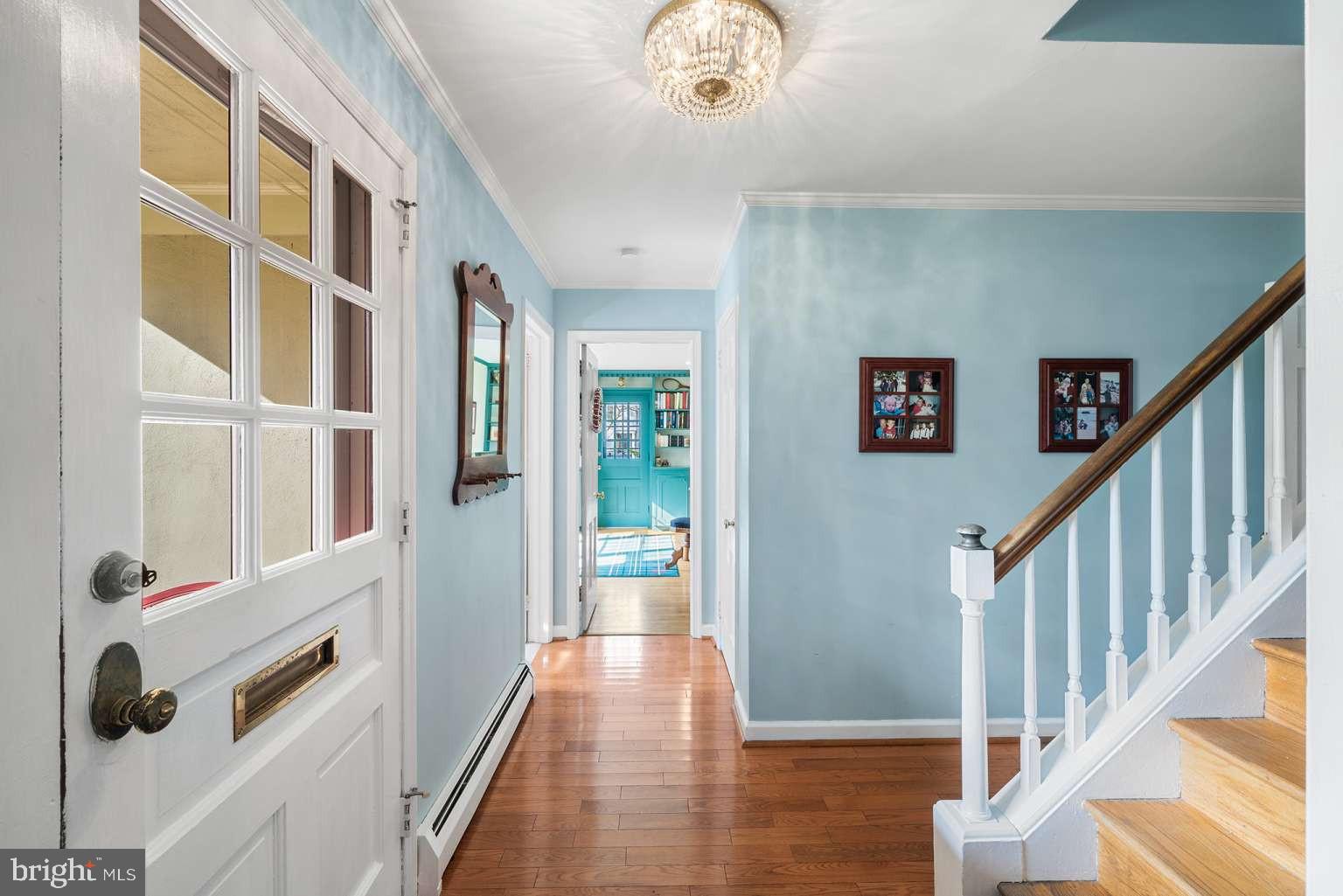 229 E BEECHTREE LANE