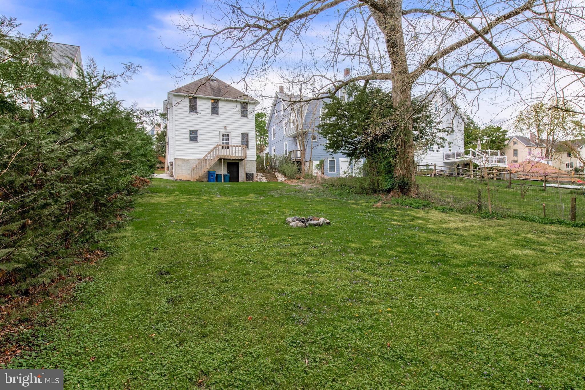 252 N ABERDEEN AVENUE