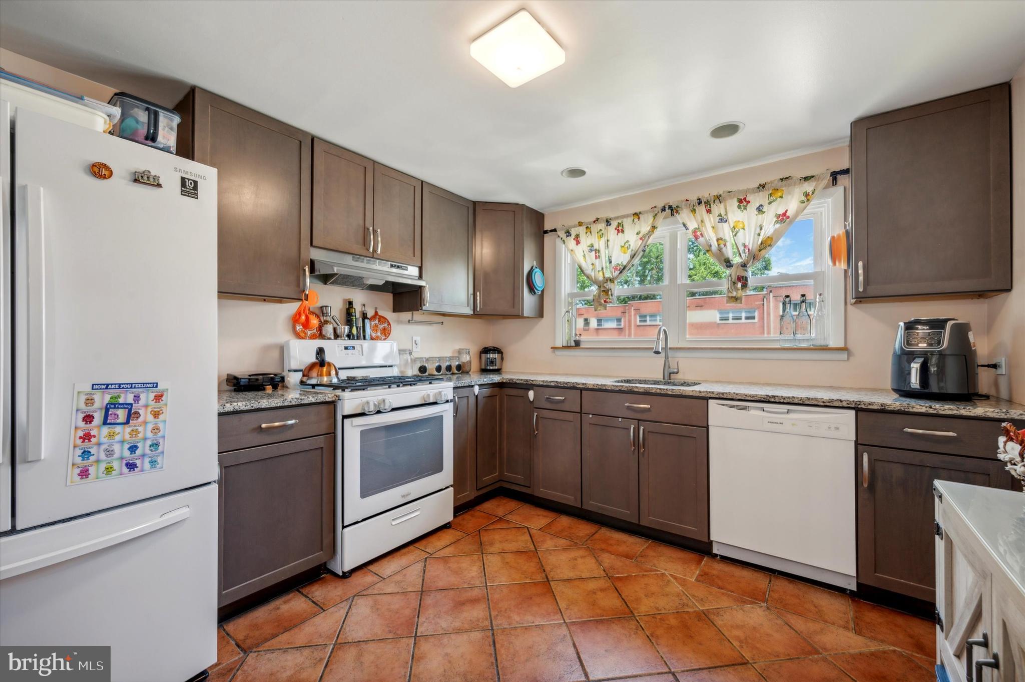 2007 VALLEY VIEW DRIVE