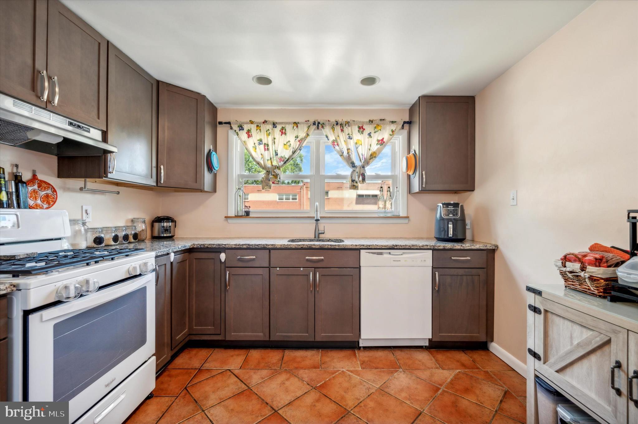 2007 VALLEY VIEW DRIVE