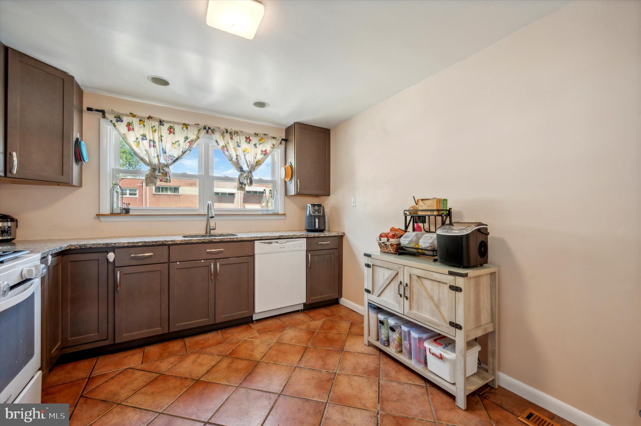 2007 VALLEY VIEW DRIVE