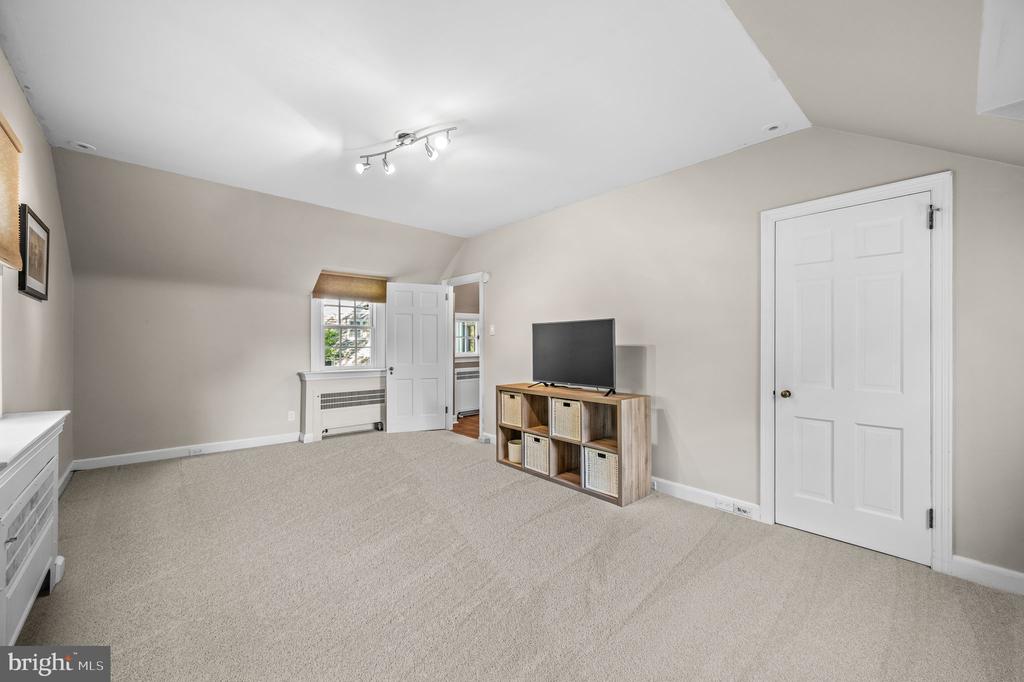 2608 SAINT DAVIDS LANE