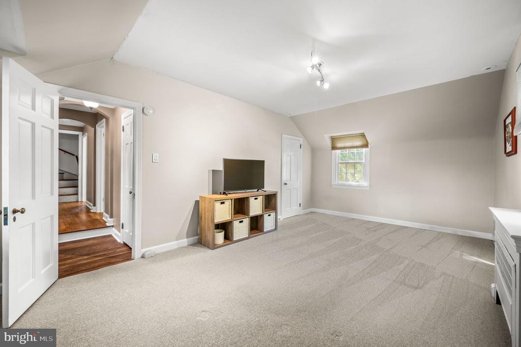 2608 SAINT DAVIDS LANE