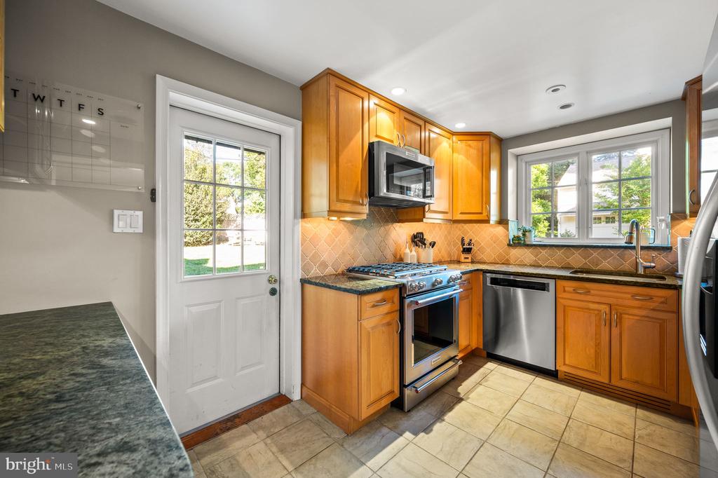 2608 SAINT DAVIDS LANE