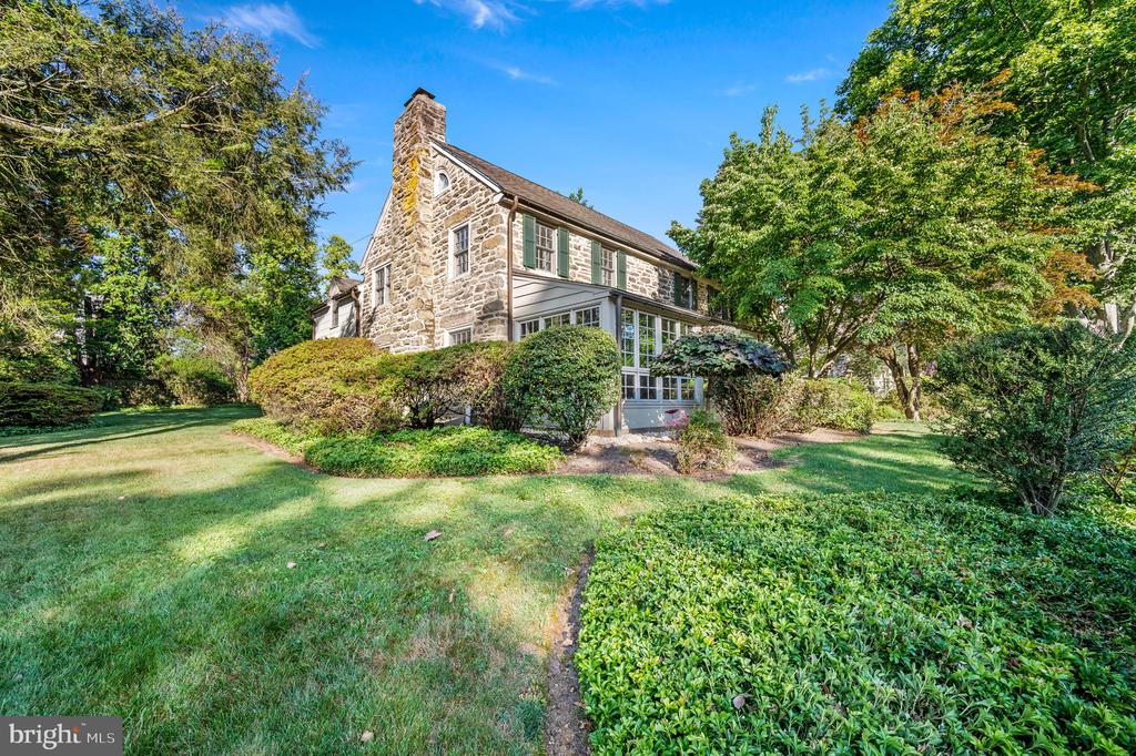2608 SAINT DAVIDS LANE