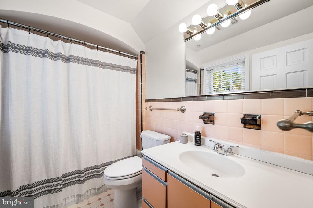 2608 SAINT DAVIDS LANE
