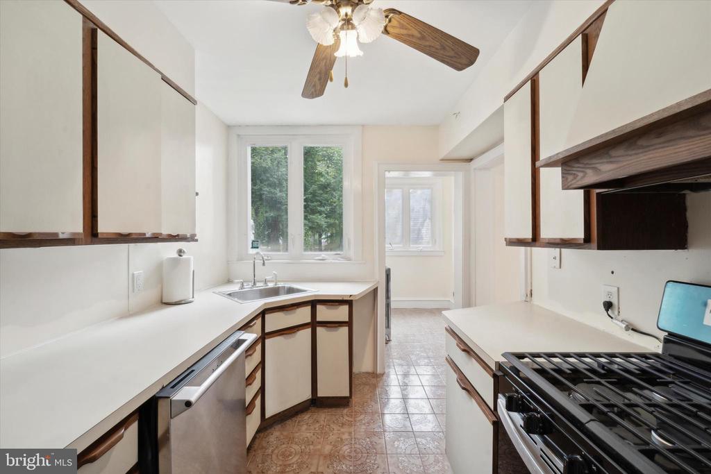 162 W BALTIMORE AVENUE