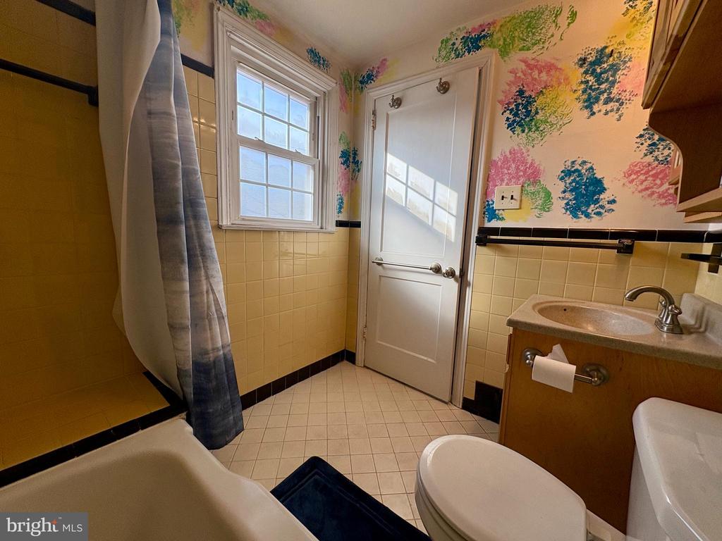 34 NETHERWOOD DRIVE