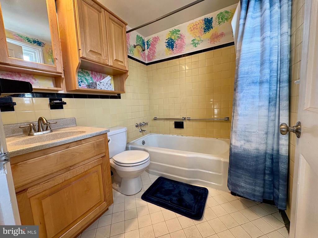 34 NETHERWOOD DRIVE