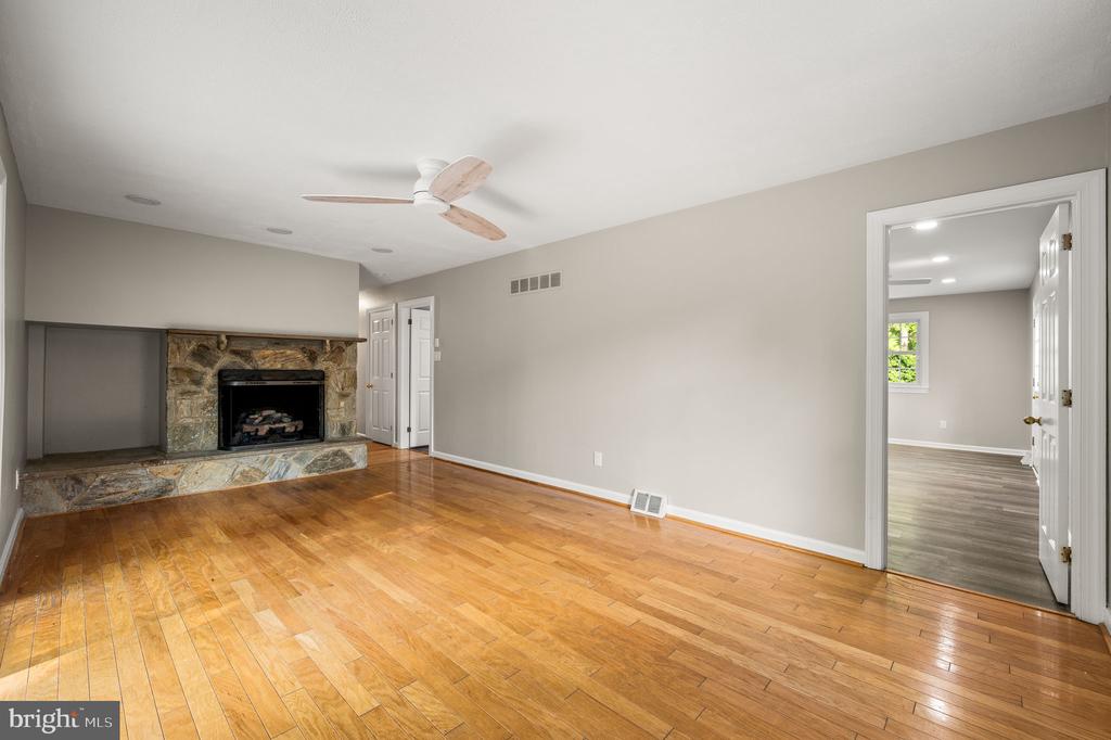 698 BURDETT DRIVE