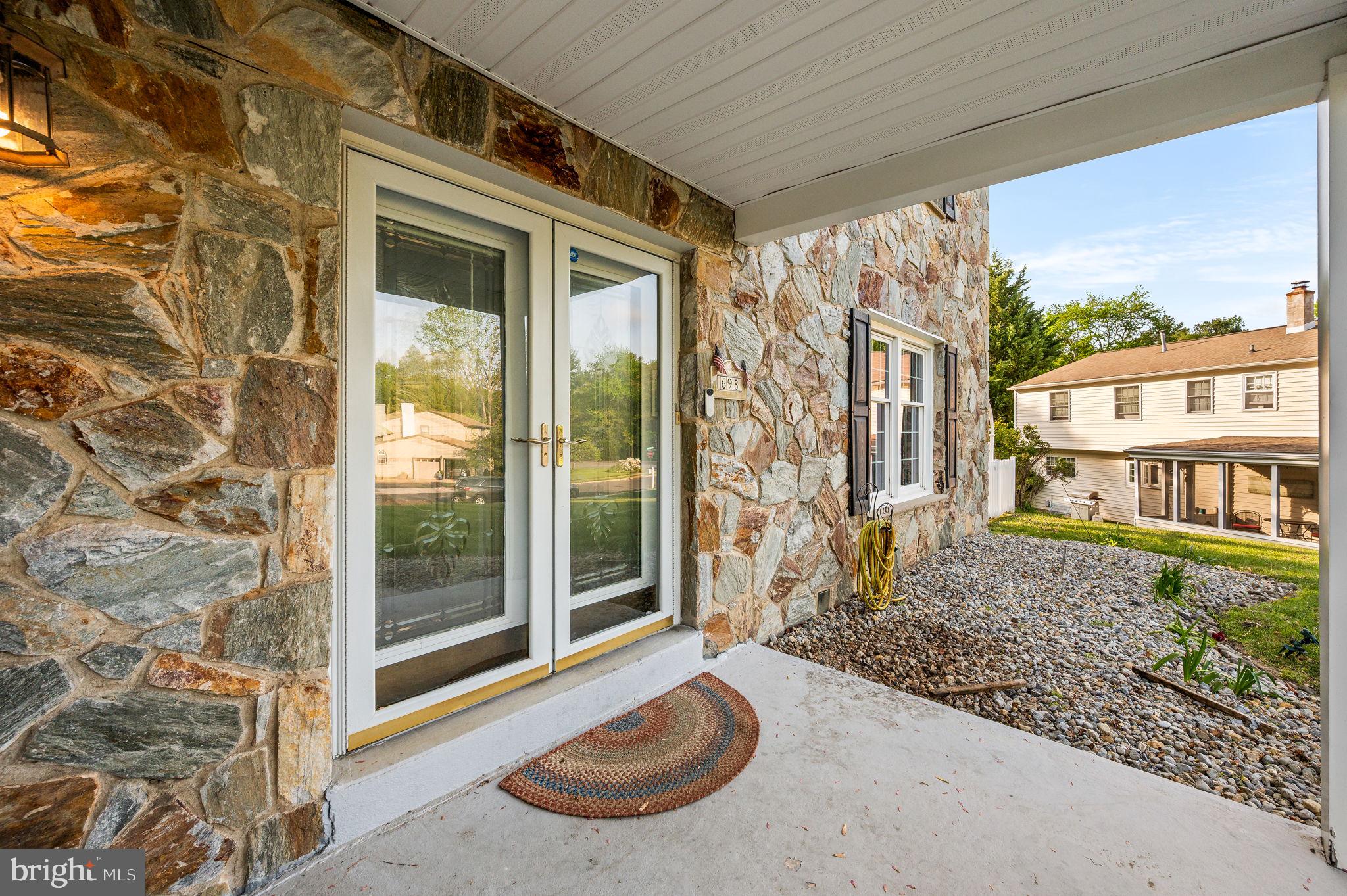 698 BURDETT DRIVE