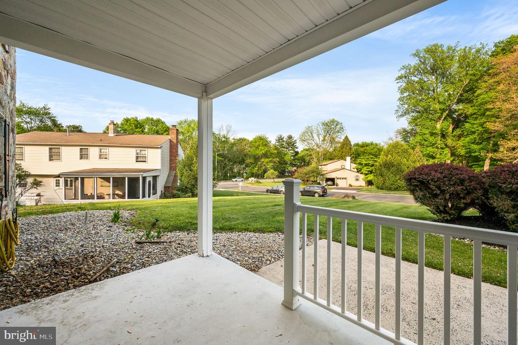 698 BURDETT DRIVE