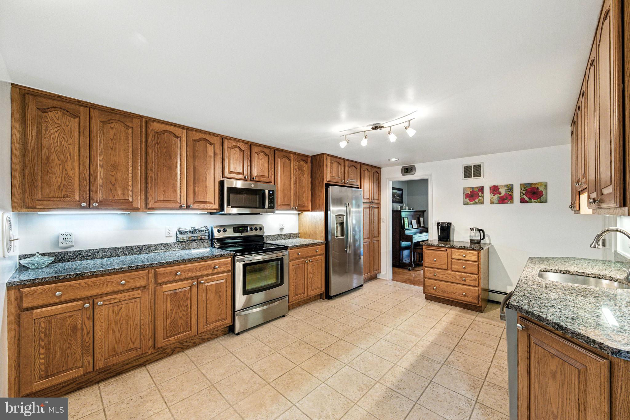 403 SCOTT LANE