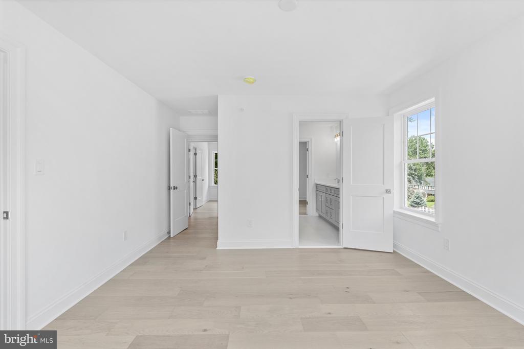 710 HEDGEROW DRIVE