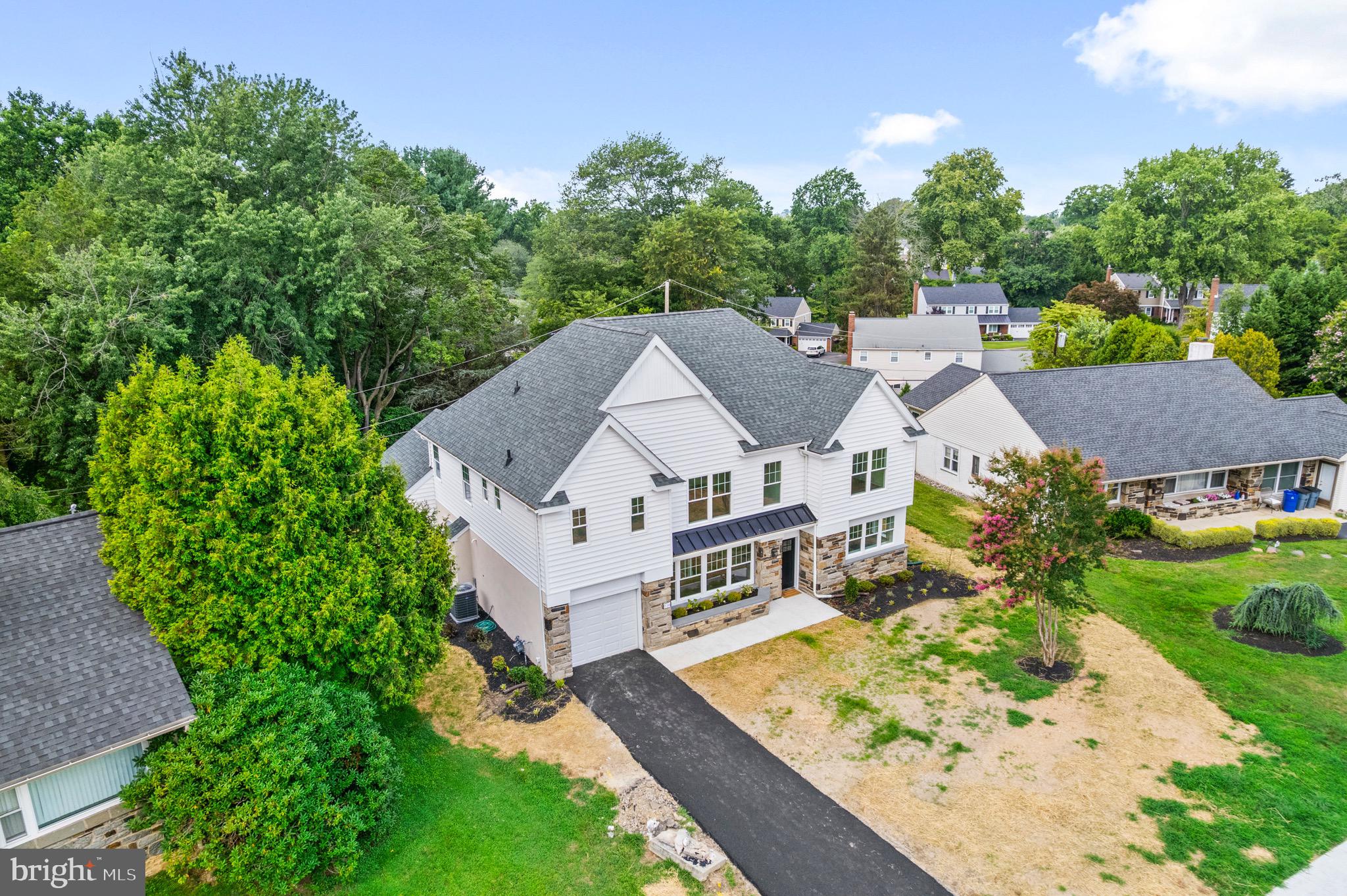 710 HEDGEROW DRIVE