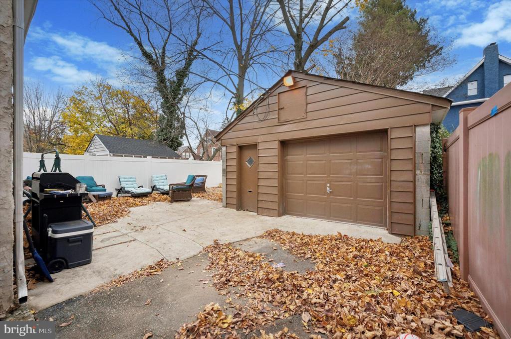 32 ELDER AVENUE