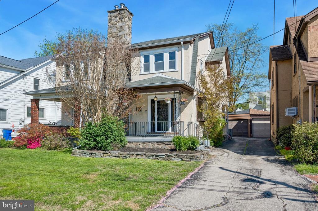 729 HATHAWAY LANE