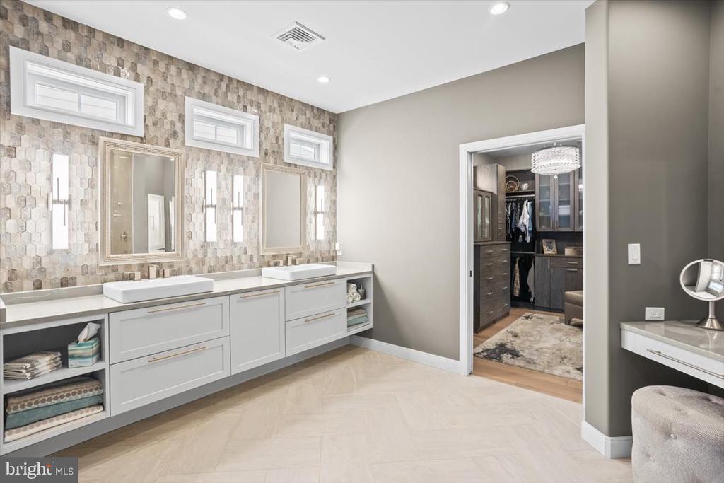 1205 MOSAIC DRIVE