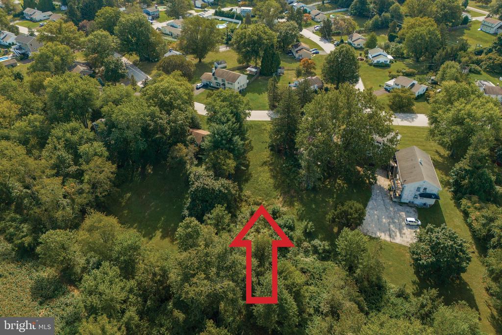 137 E 1ST