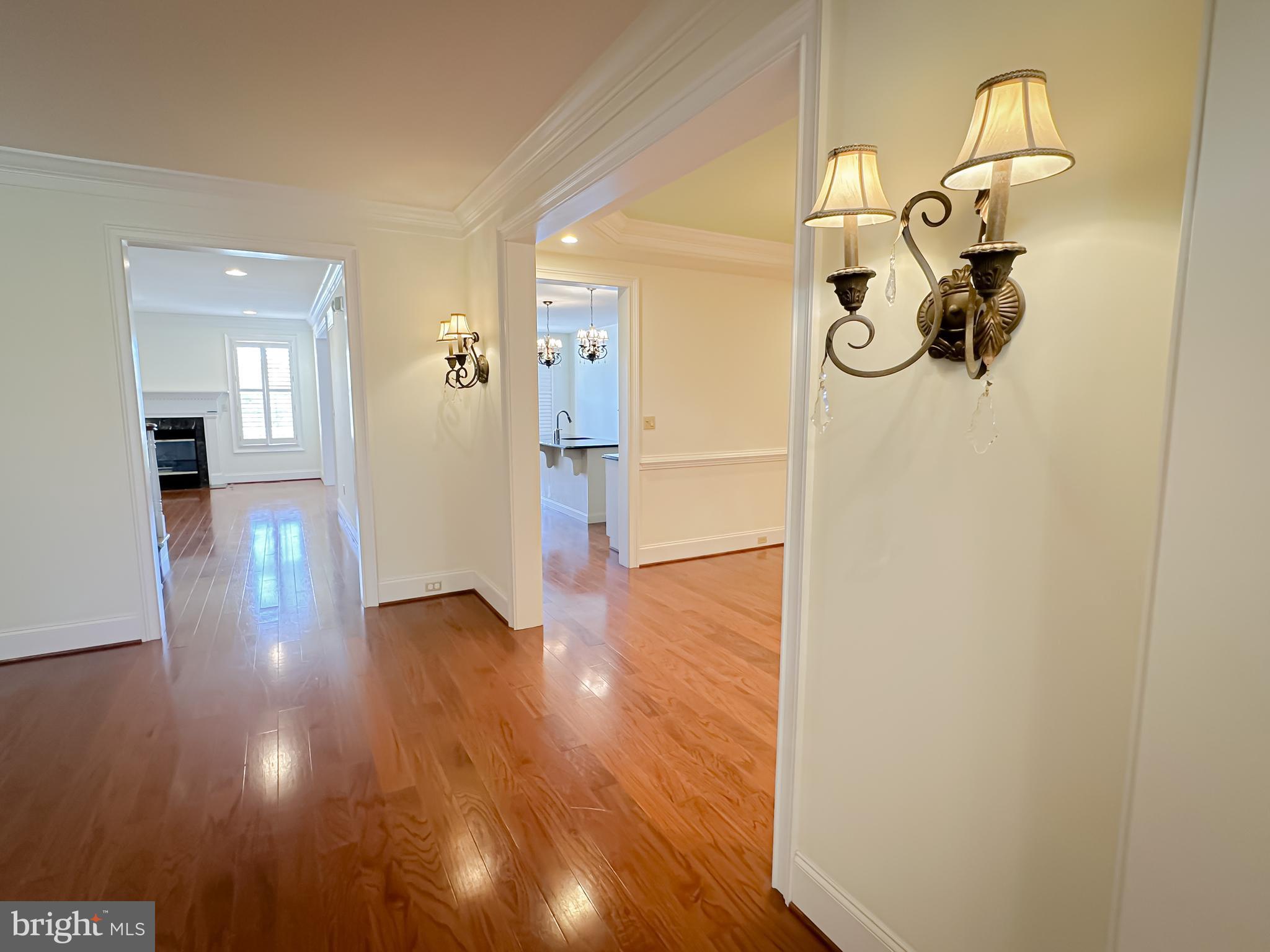 512 FOXCROFT DRIVE