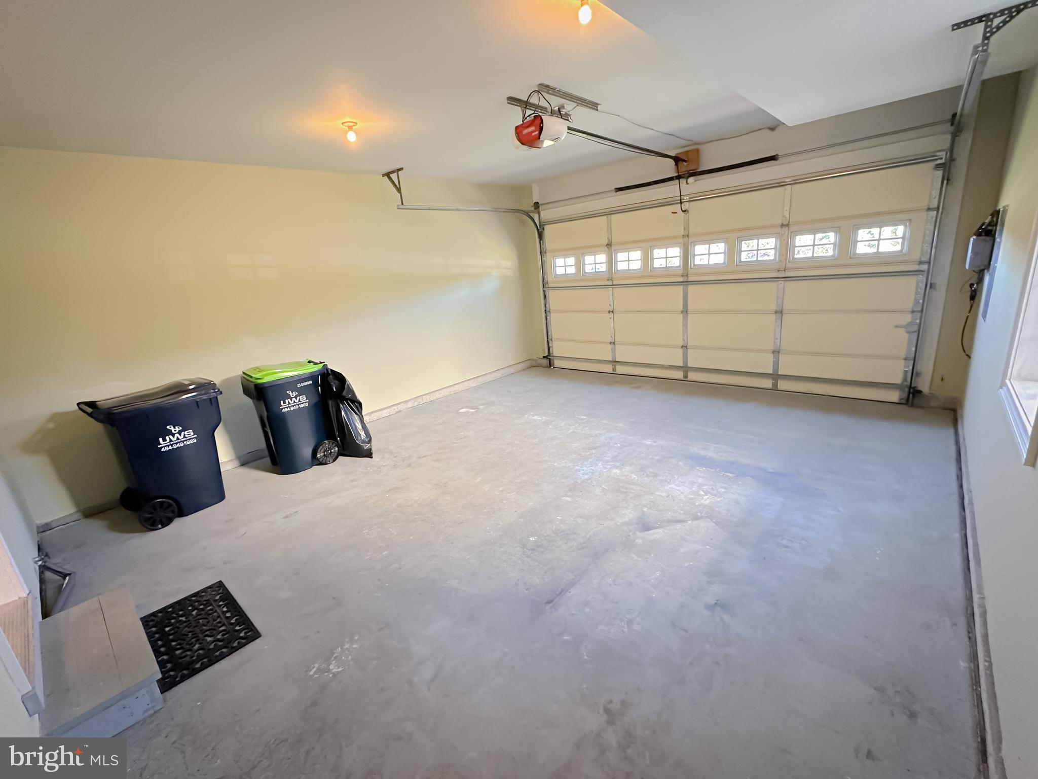 512 FOXCROFT DRIVE