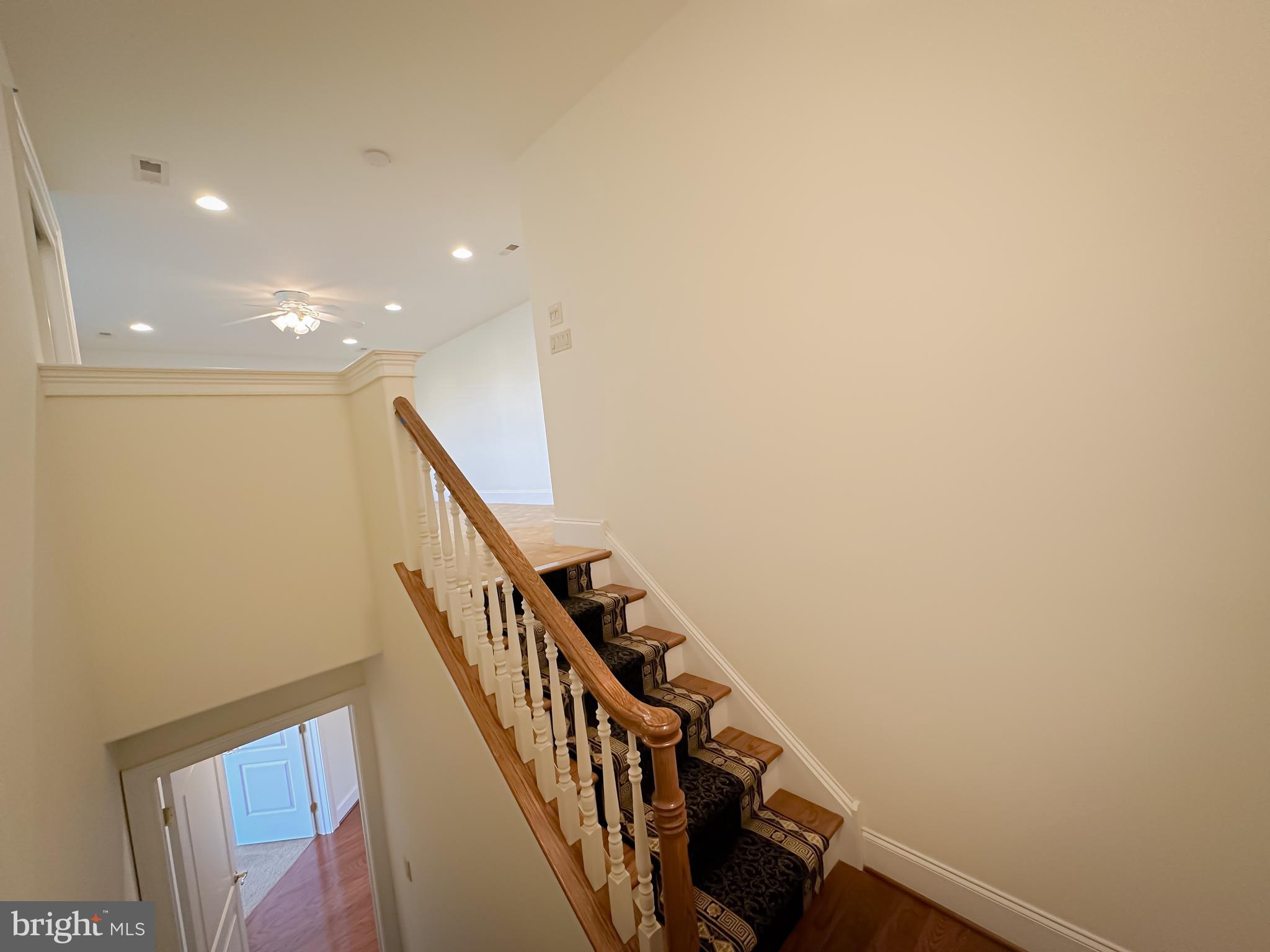 512 FOXCROFT DRIVE