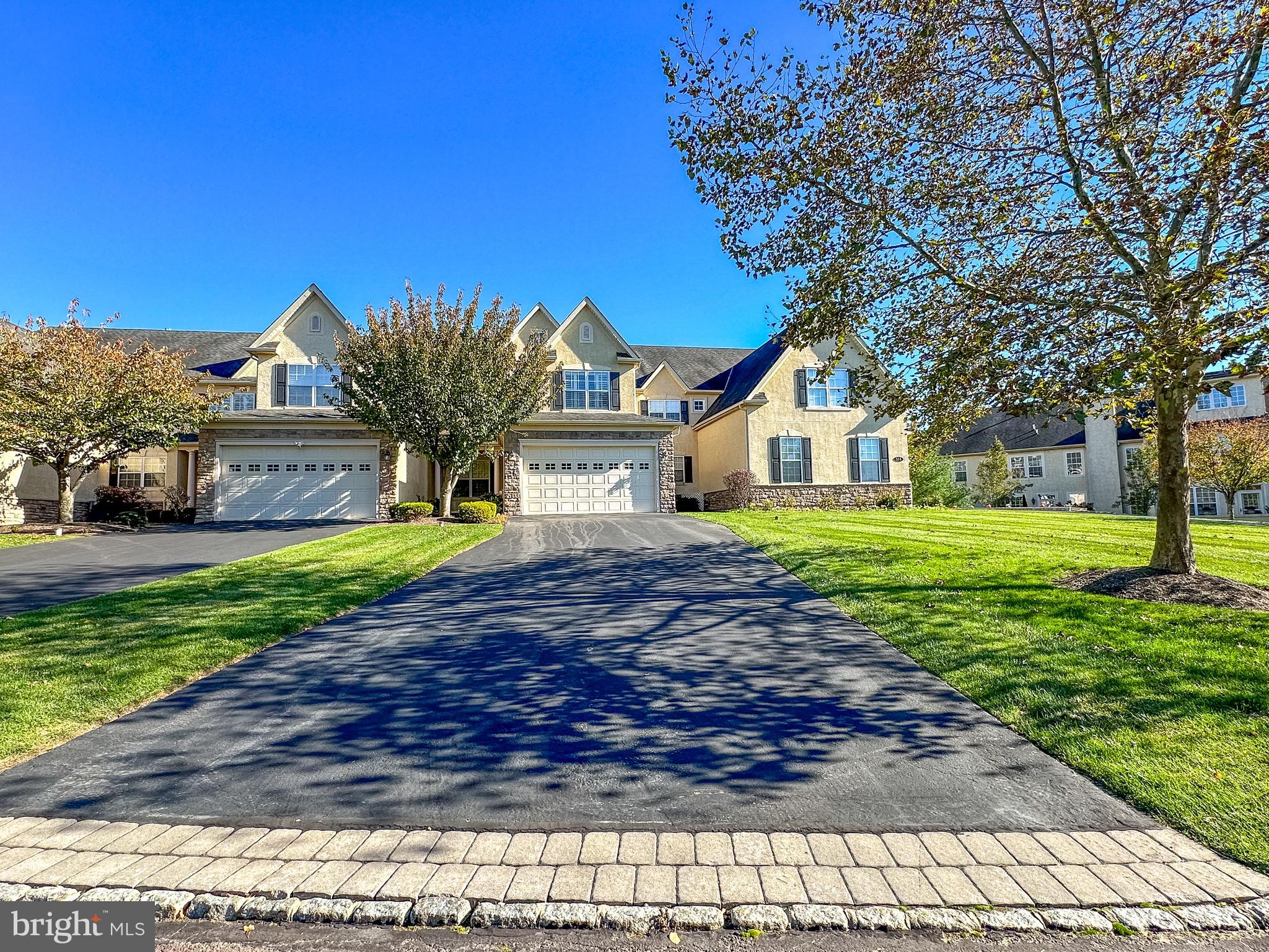 512 FOXCROFT DRIVE