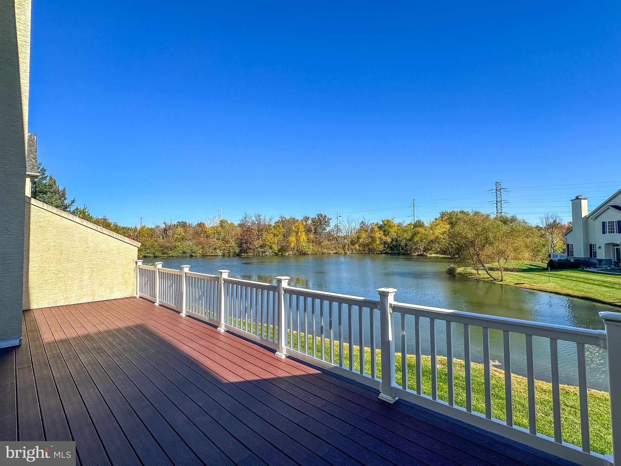 512 FOXCROFT DRIVE
