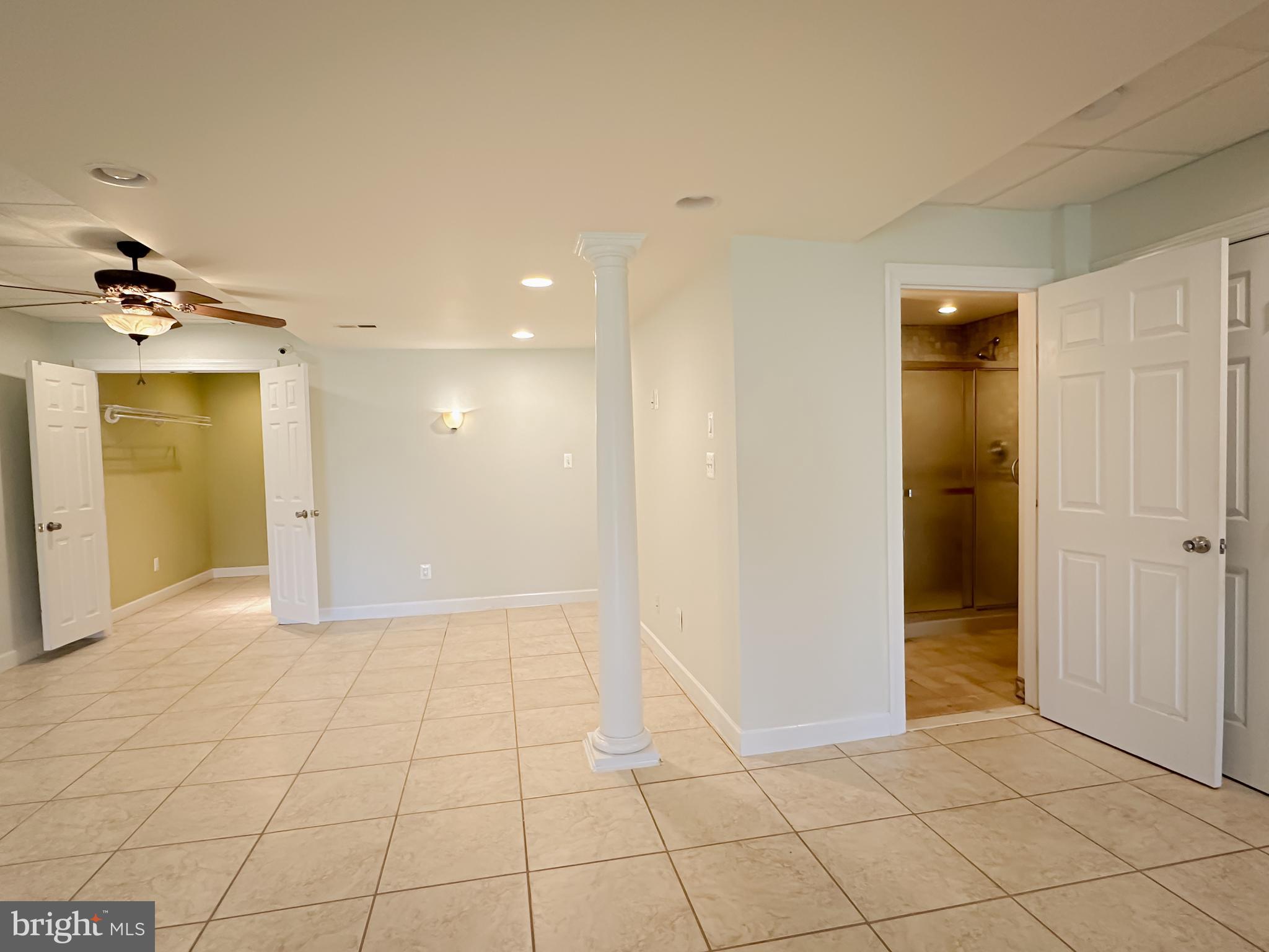 512 FOXCROFT DRIVE
