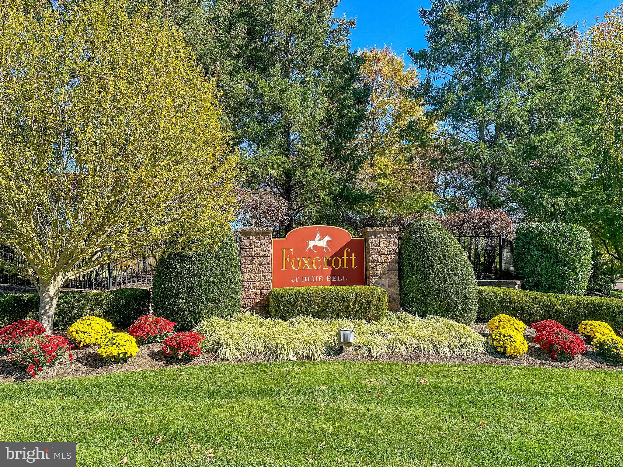 512 FOXCROFT DRIVE