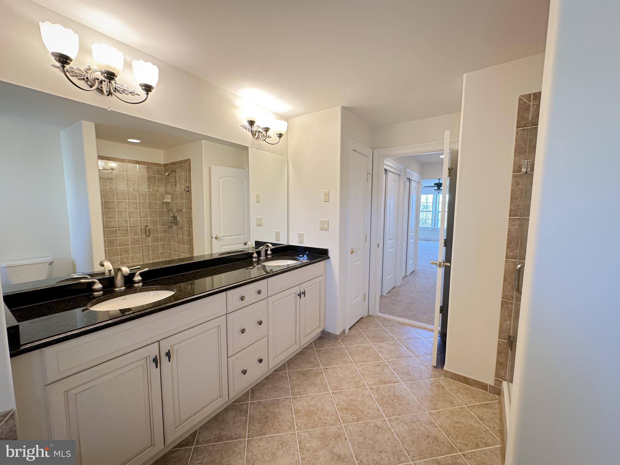 512 FOXCROFT DRIVE