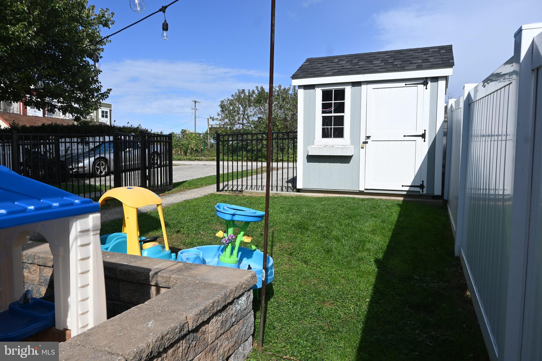 328 W 6TH AVENUE