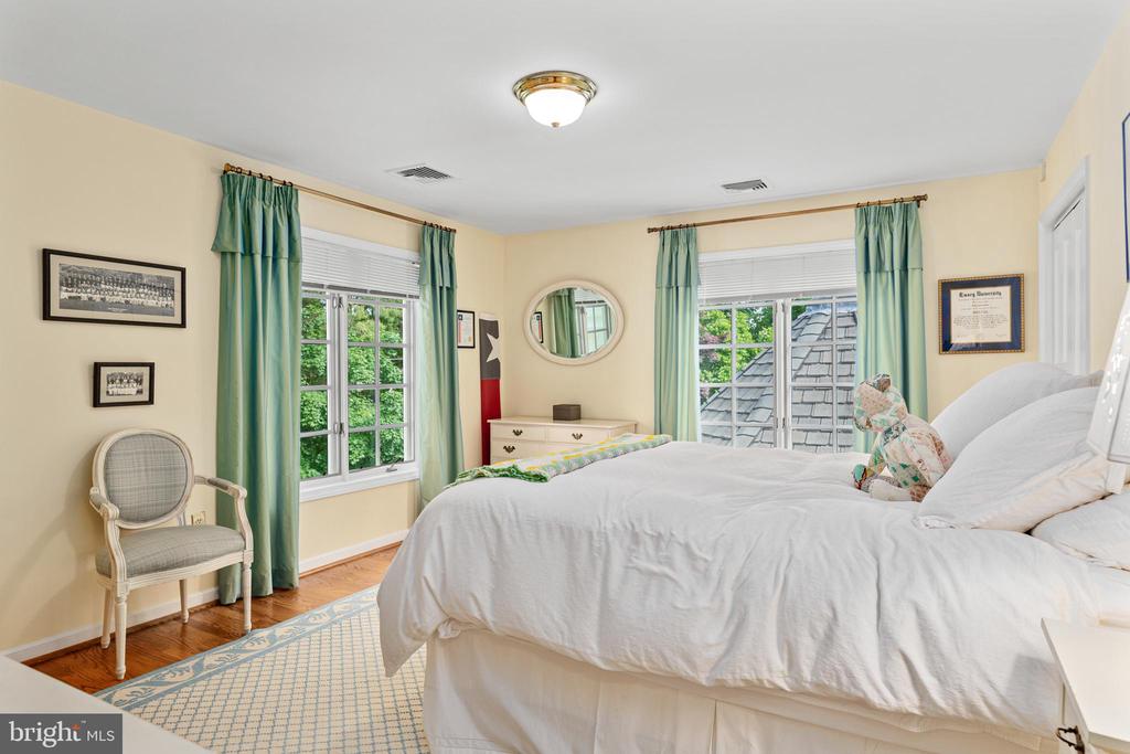 264 GLENMOOR ROAD