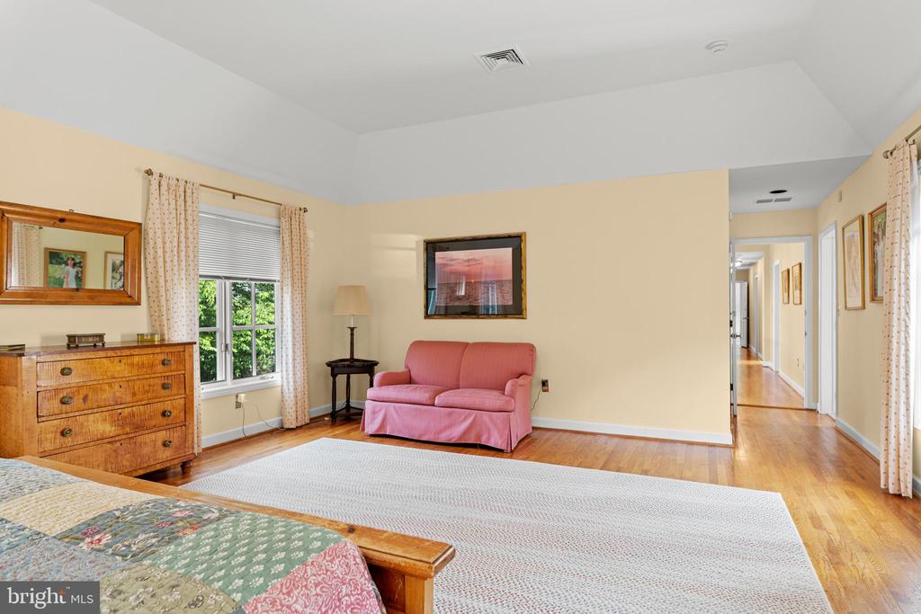 264 GLENMOOR ROAD