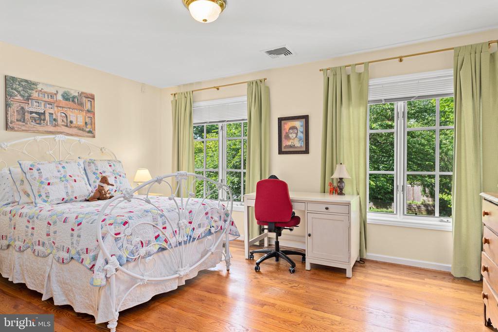 264 GLENMOOR ROAD