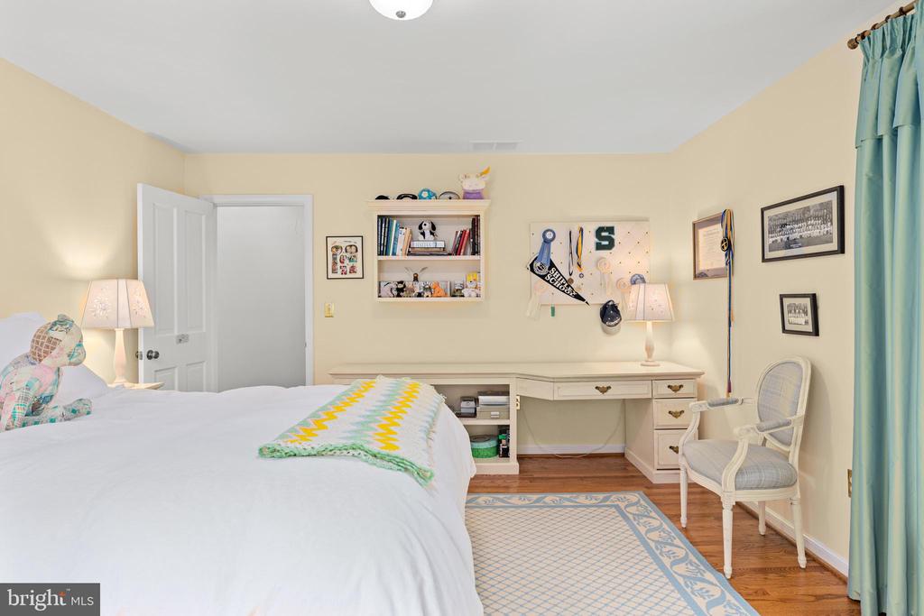 264 GLENMOOR ROAD