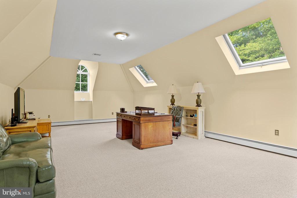 264 GLENMOOR ROAD