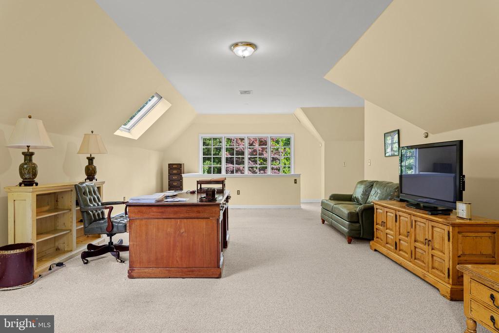264 GLENMOOR ROAD
